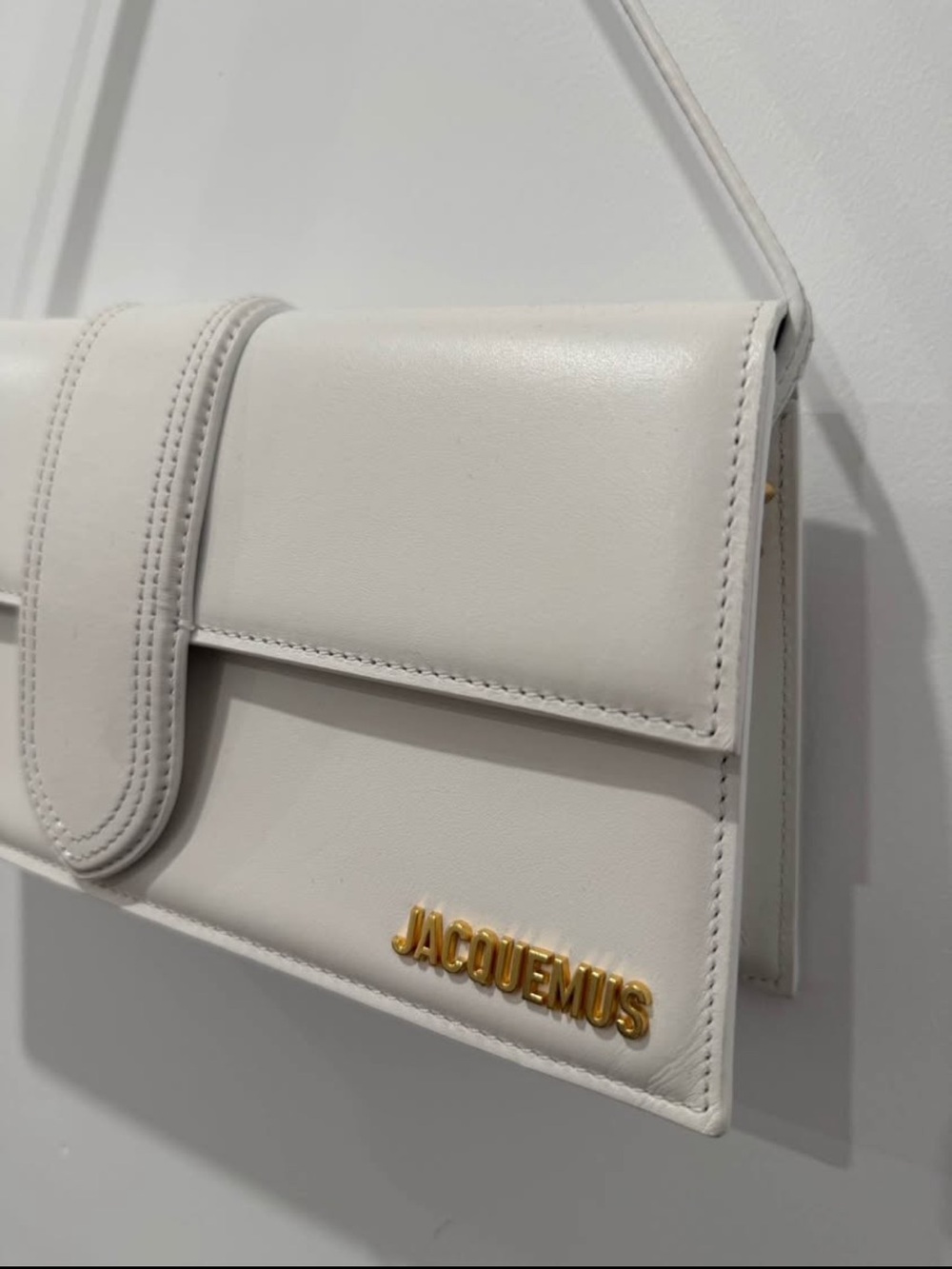 Jacquemus Cream Leather Shoulder Bag with Gold Logo - Picture 3 of 10